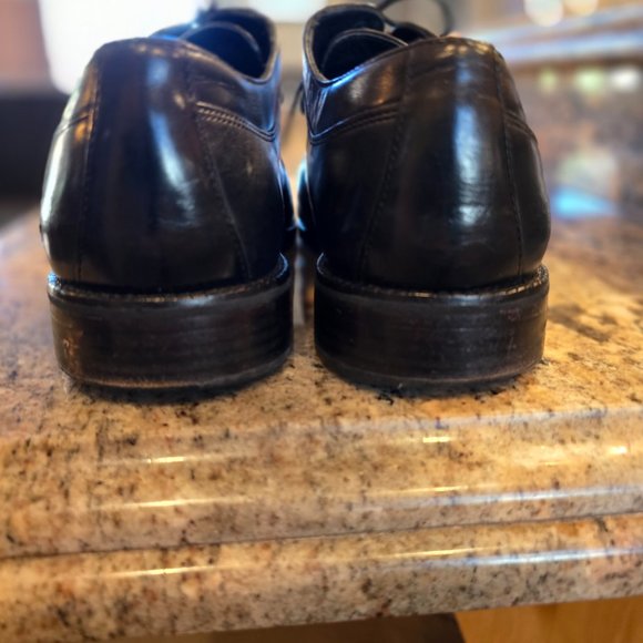 Cole Haan Classic Black Leather  Oxfords. - Picture 3 of 12